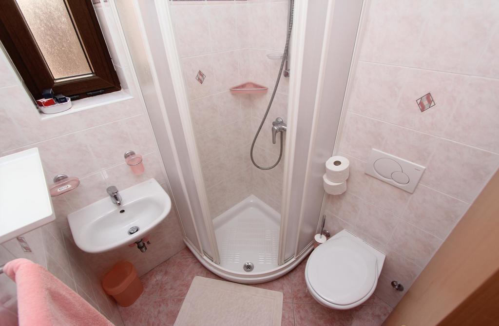 Studio And Room Tea โรวีน ภายนอก รูปภาพ