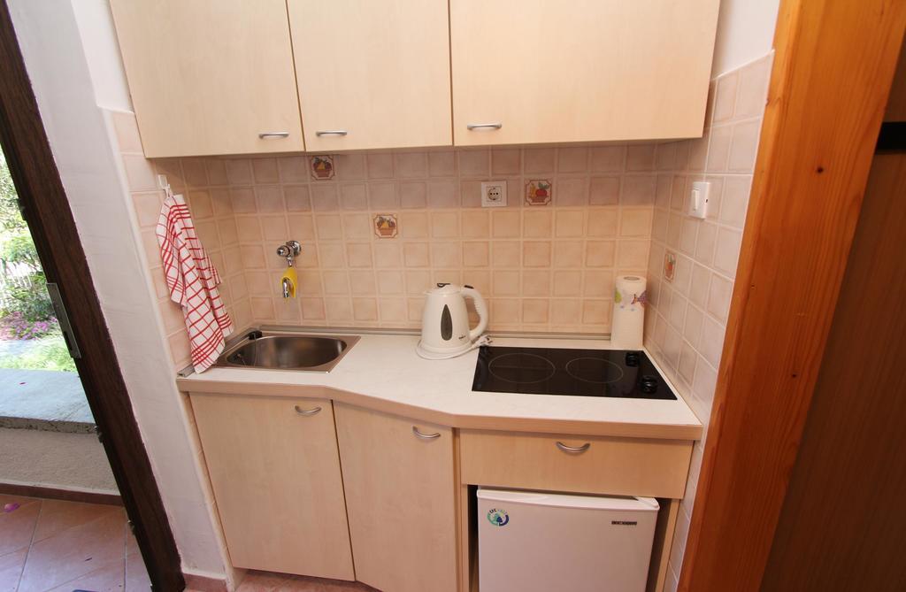 Studio And Room Tea โรวีน ภายนอก รูปภาพ