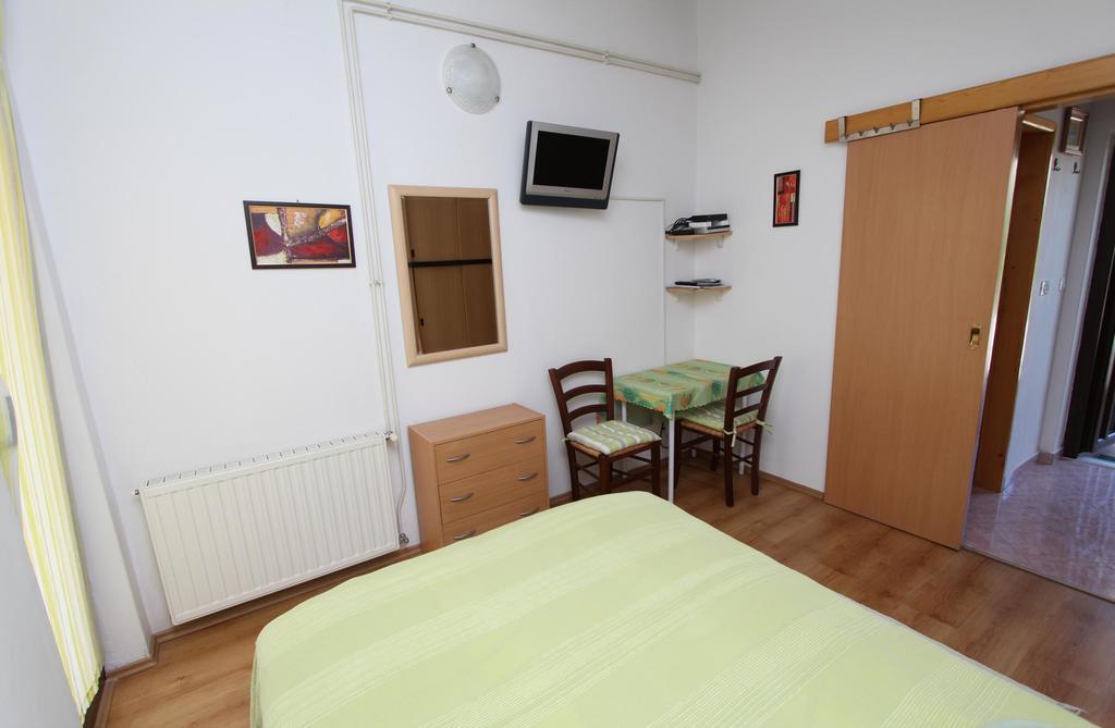 Studio And Room Tea โรวีน ภายนอก รูปภาพ