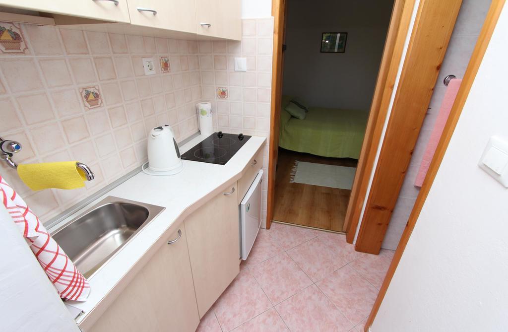 Studio And Room Tea โรวีน ภายนอก รูปภาพ